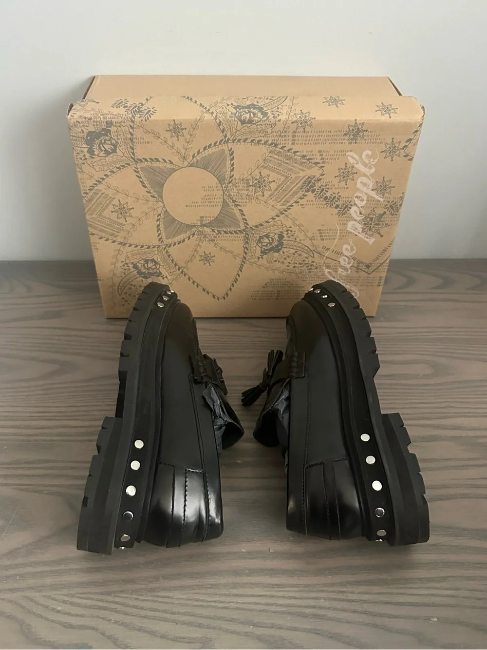 FREE PEOPLE WOMENS TEAGAN TASSEL LOAFER